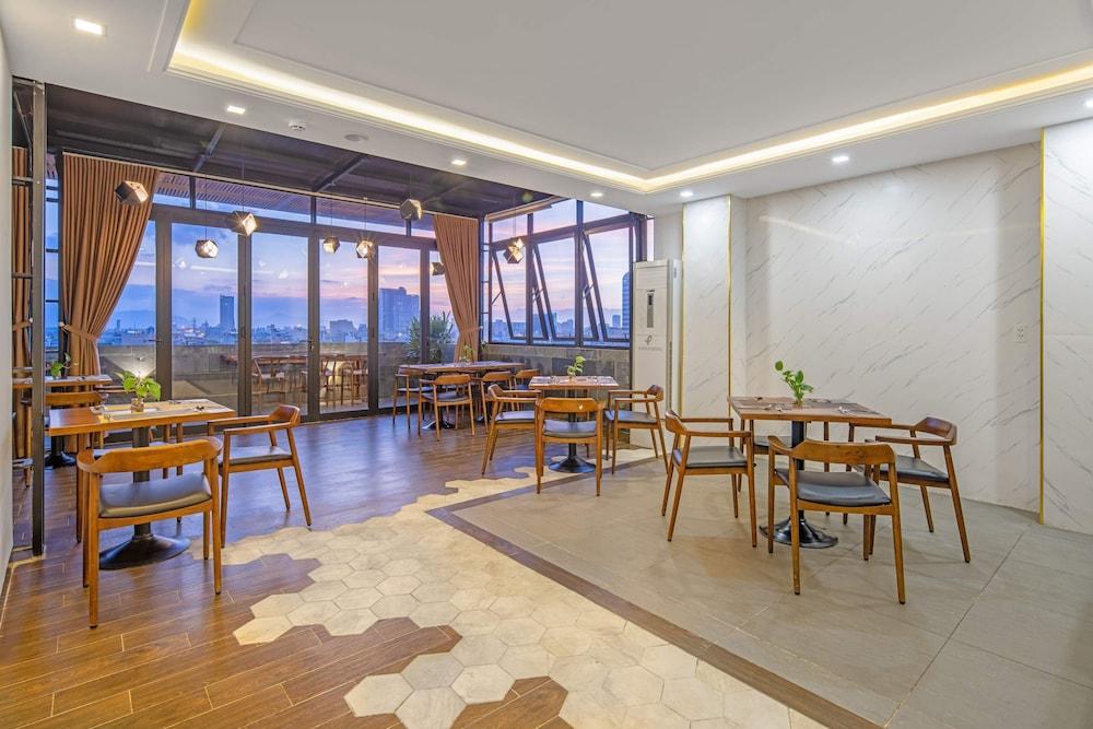 Platinum Khách sạn 3*